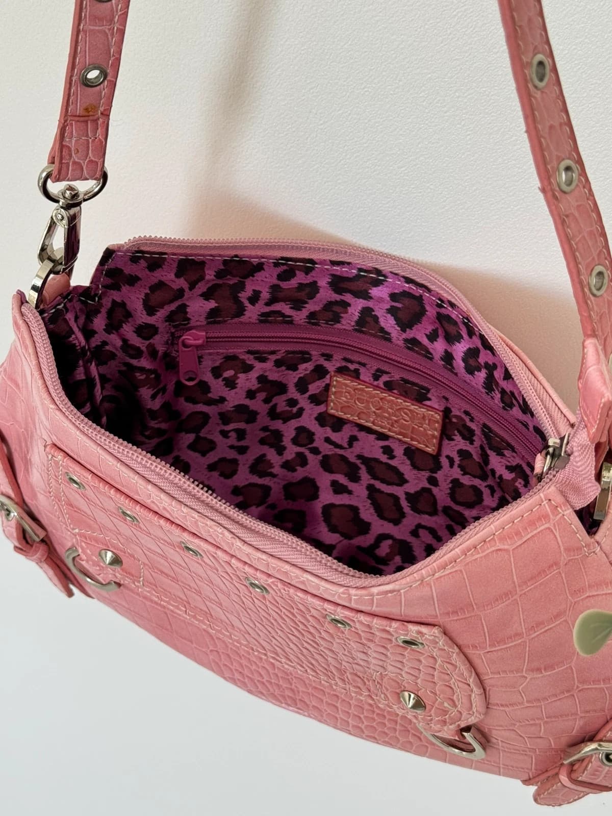 Sac baguette Fuchsia Paris rose effet croco Y2K avec mini pochette assortie - Photo 6/19