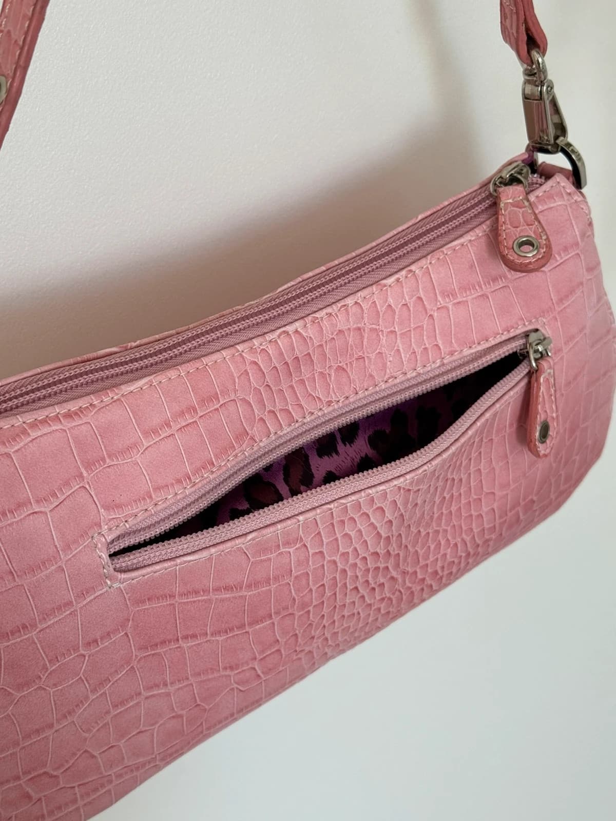 Sac baguette Fuchsia Paris rose effet croco Y2K avec mini pochette assortie - Photo 5/19