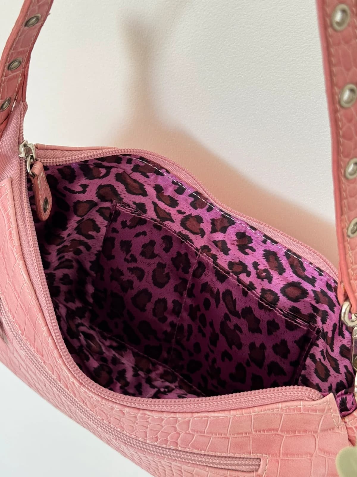 Sac baguette Fuchsia Paris rose effet croco Y2K avec mini pochette assortie - Photo 7/19