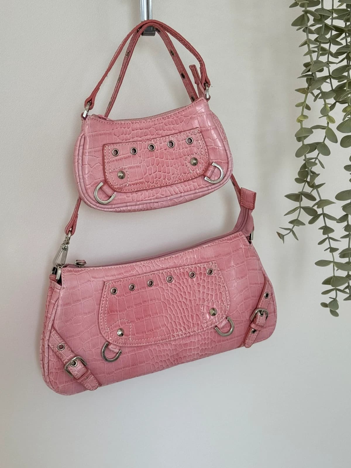 Sac baguette Fuchsia Paris rose effet croco Y2K avec mini pochette assortie - Photo 8/19