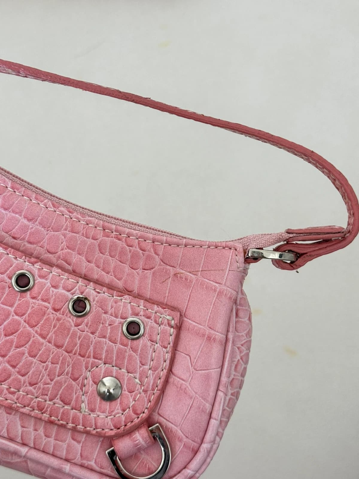 Sac baguette Fuchsia Paris rose effet croco Y2K avec mini pochette assortie - Photo 14/19