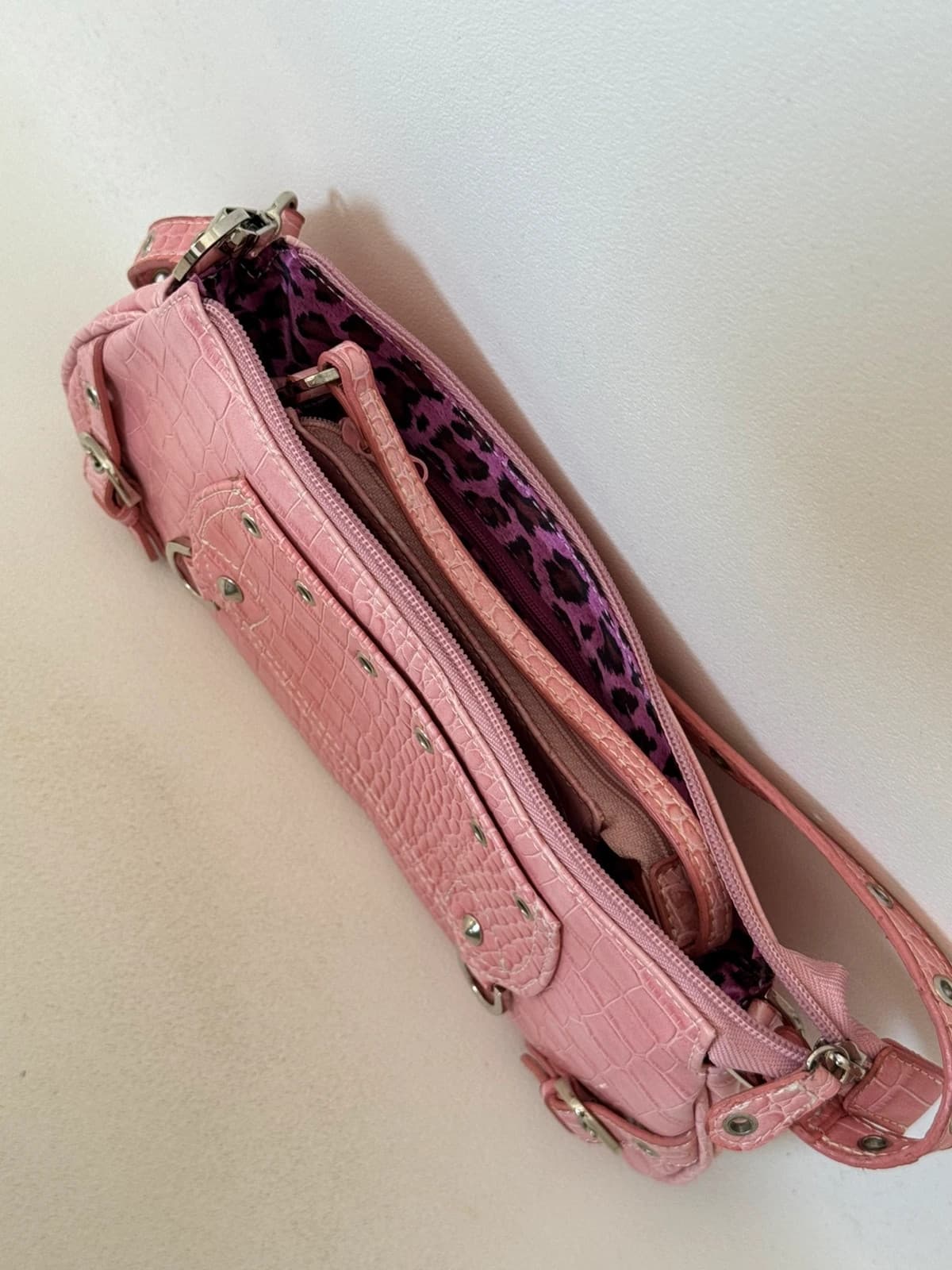 Sac baguette Fuchsia Paris rose effet croco Y2K avec mini pochette assortie - Photo 17/19