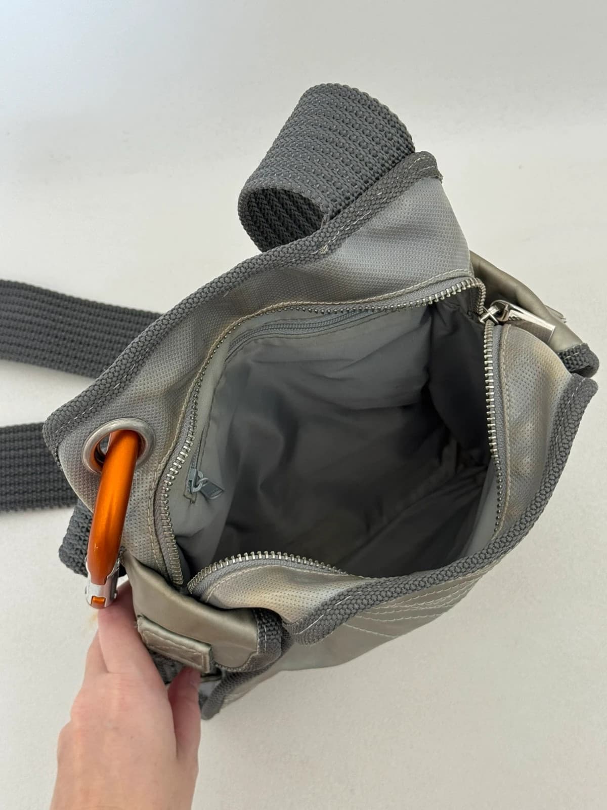 Sac bandoulière vintage BOSS Orange Hugo Boss gris kaki techwear Y2K - Photo 9/12