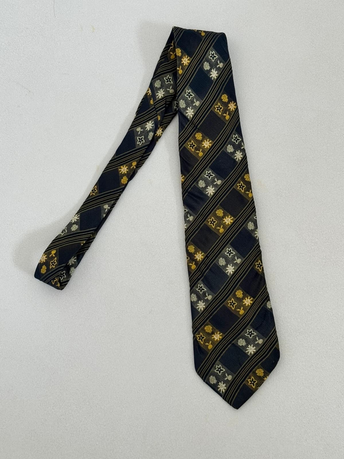Cravate vintage Courrèges Paris soie bleu marine motifs floraux géométriques - Photo 2/5