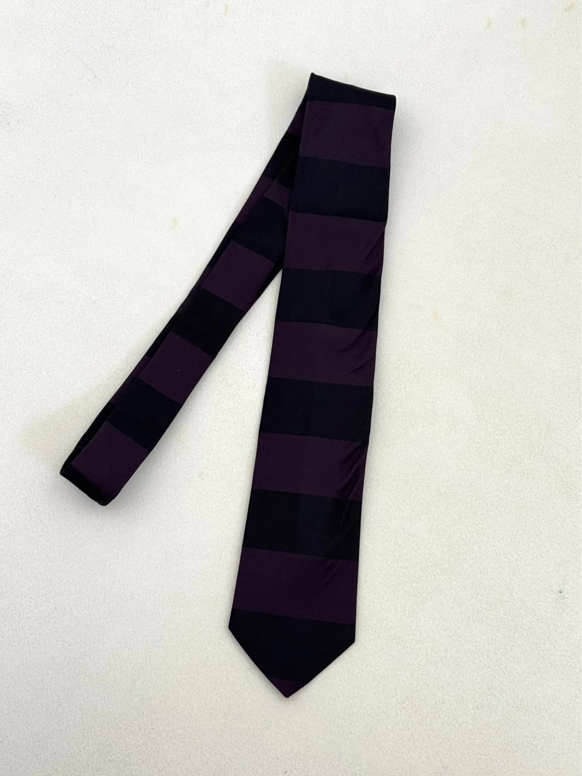 Cravate BOSS Hugo Boss soie rayée violet noir made in Italy - Photo 2/7