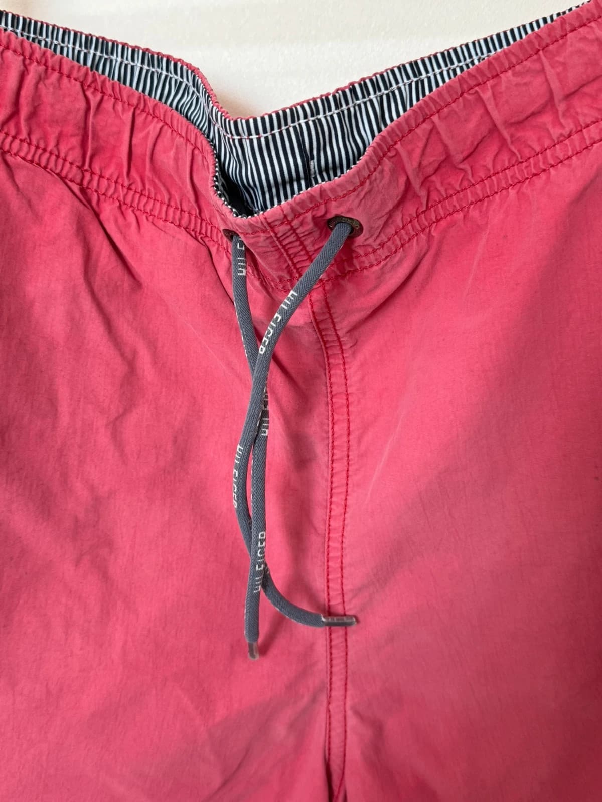 Short de bain Tommy Hilfiger rose foncé taille L - SK26064 - Photo 7/11