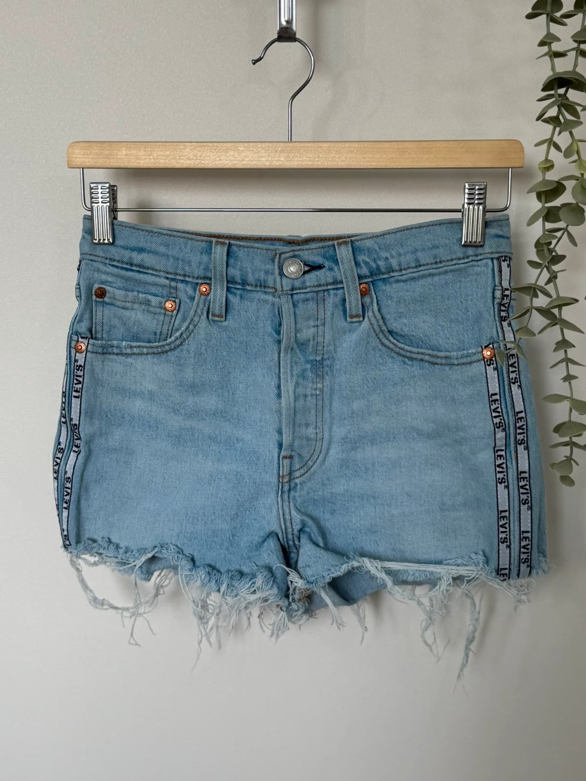 Short en jean Levi's 501 Premium bleu clair bandes logo taille W25/XS - SK260658 - Photo 2/14