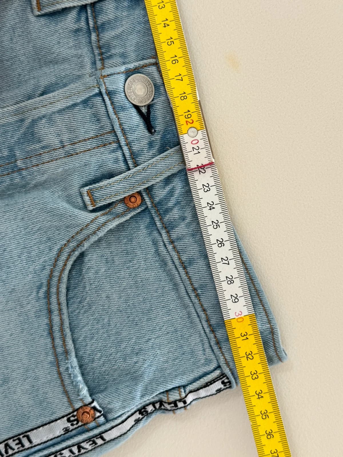 Short en jean Levi's 501 Premium bleu clair bandes logo taille W25/XS - SK260658 - Photo 13/14