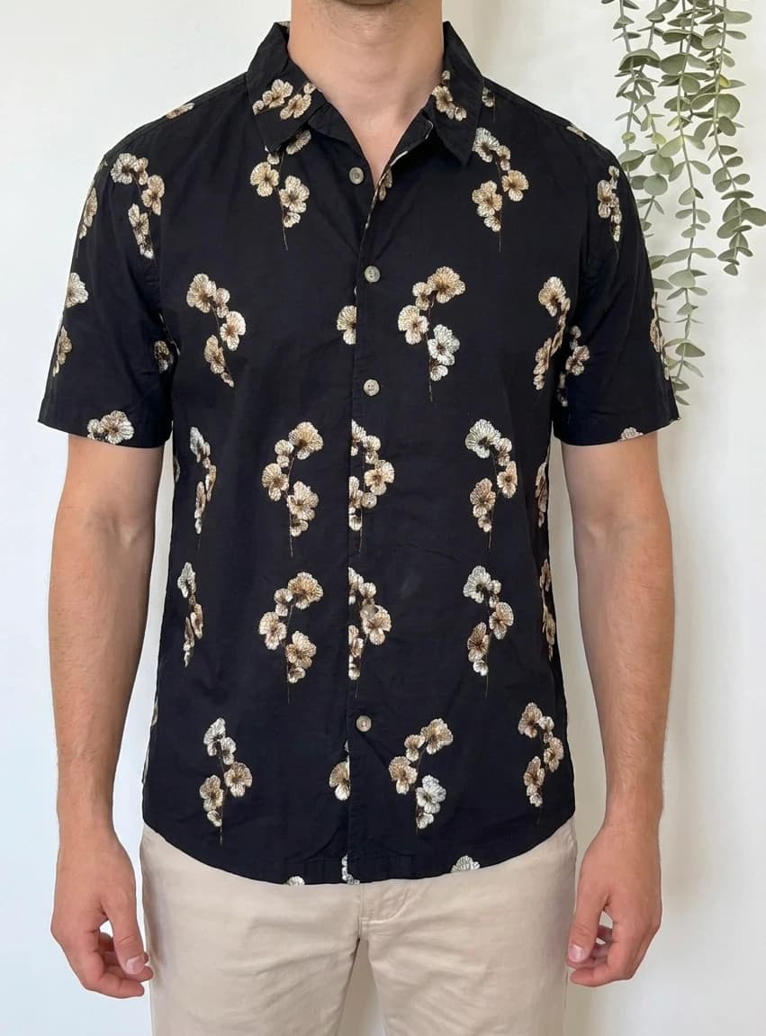 Chemise hawaïenne River Island noire fleurs brodées taille M - SK2606111 - Photo 1/9