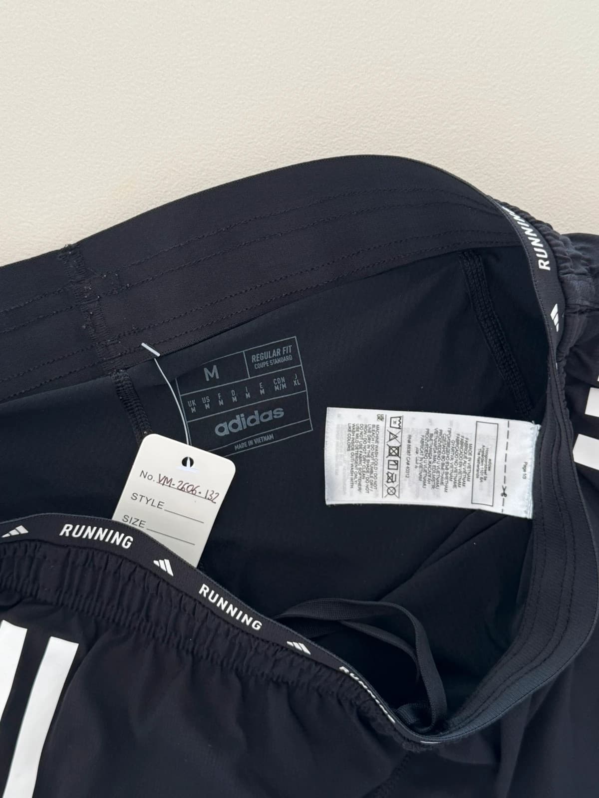 Short running Adidas 2-en-1 noir taille M - VM2606132 - Photo 3/11