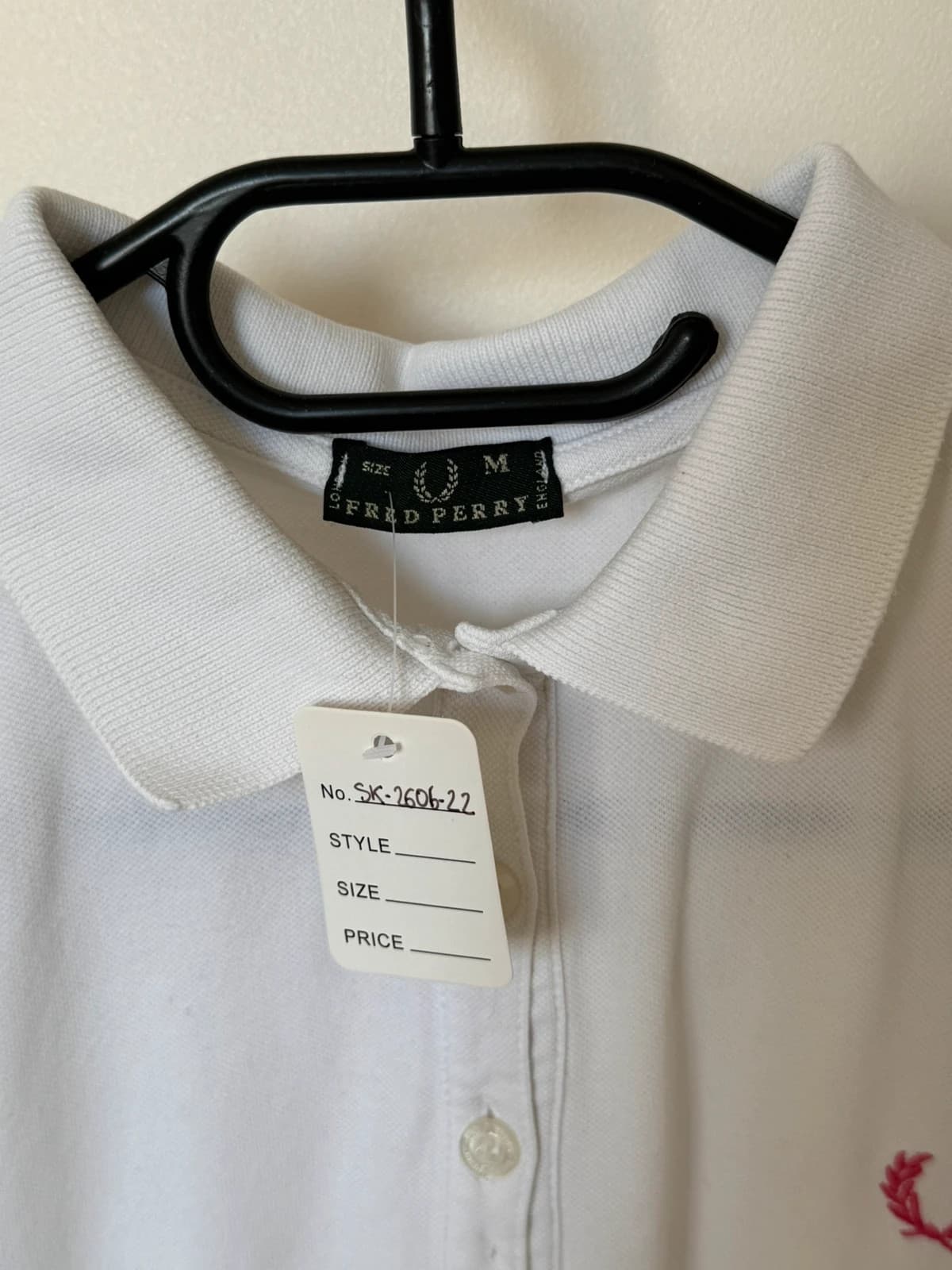 Polo piqué sans manches Fred Perry blanc logo brodé rose taille M - SK260622 - Photo 5/12