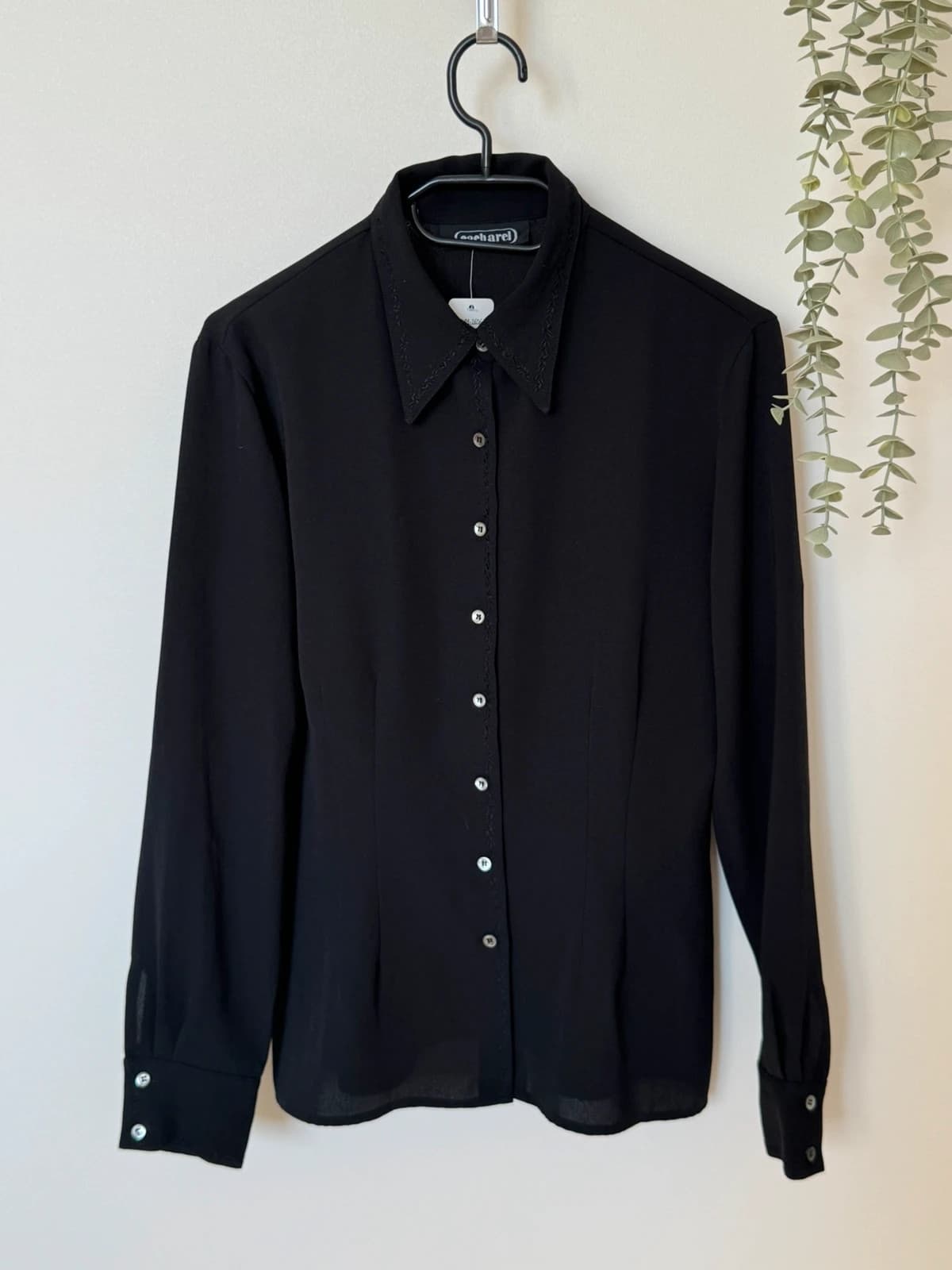 Chemise fluide brodée Cacharel noire cintrée taille 40/M - VM2606135 - Photo 2/10