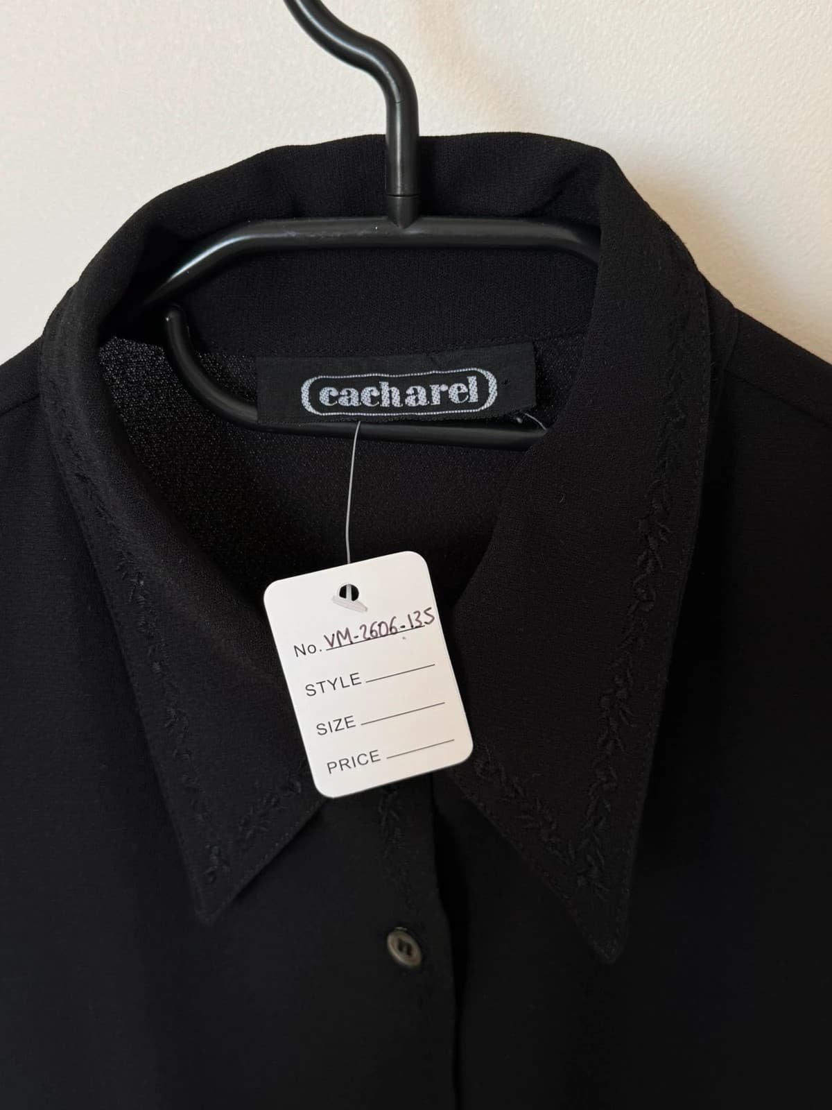 Chemise fluide brodée Cacharel noire cintrée taille 40/M - VM2606135 - Photo 3/10