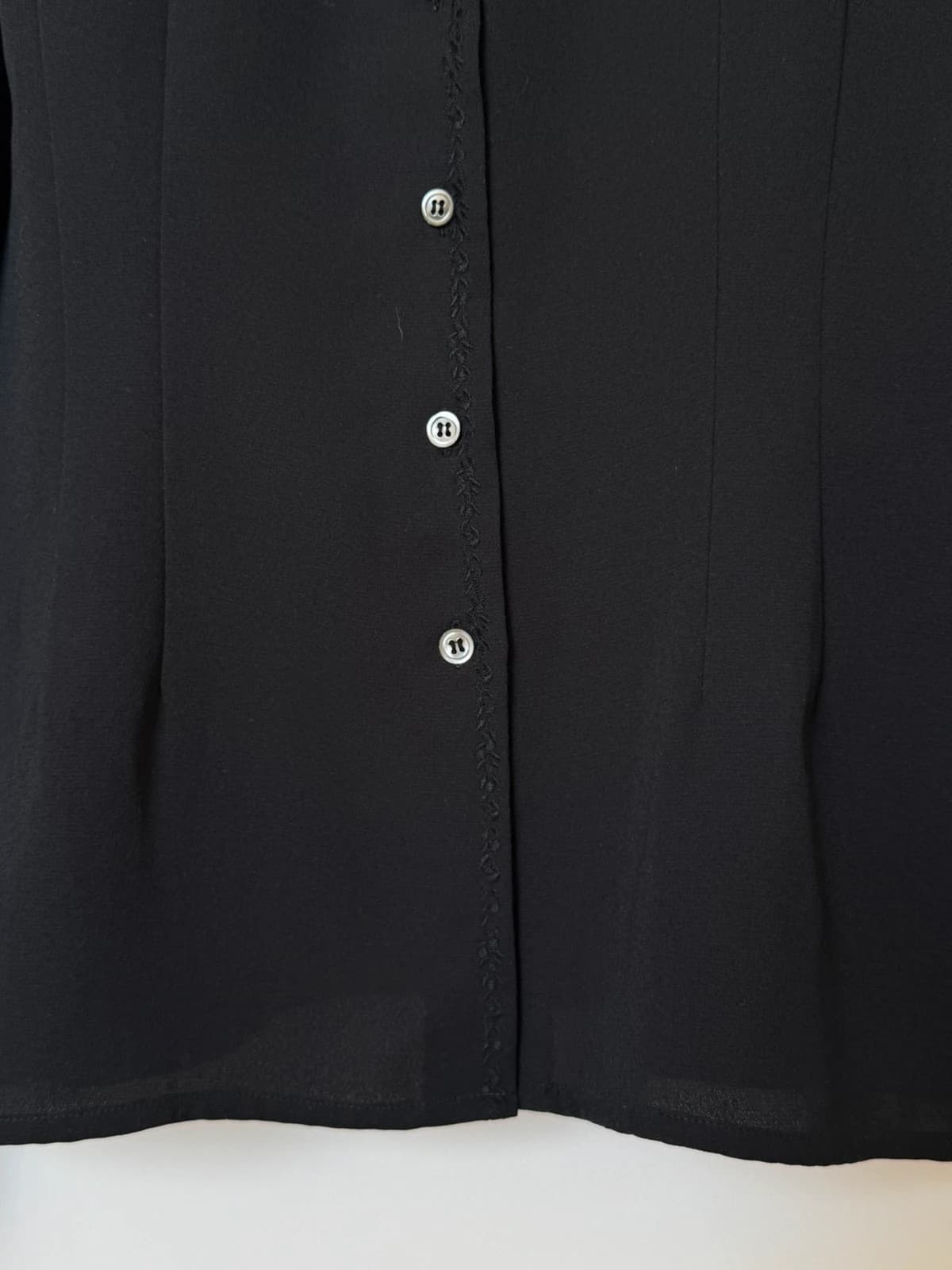 Chemise fluide brodée Cacharel noire cintrée taille 40/M - VM2606135 - Photo 5/10