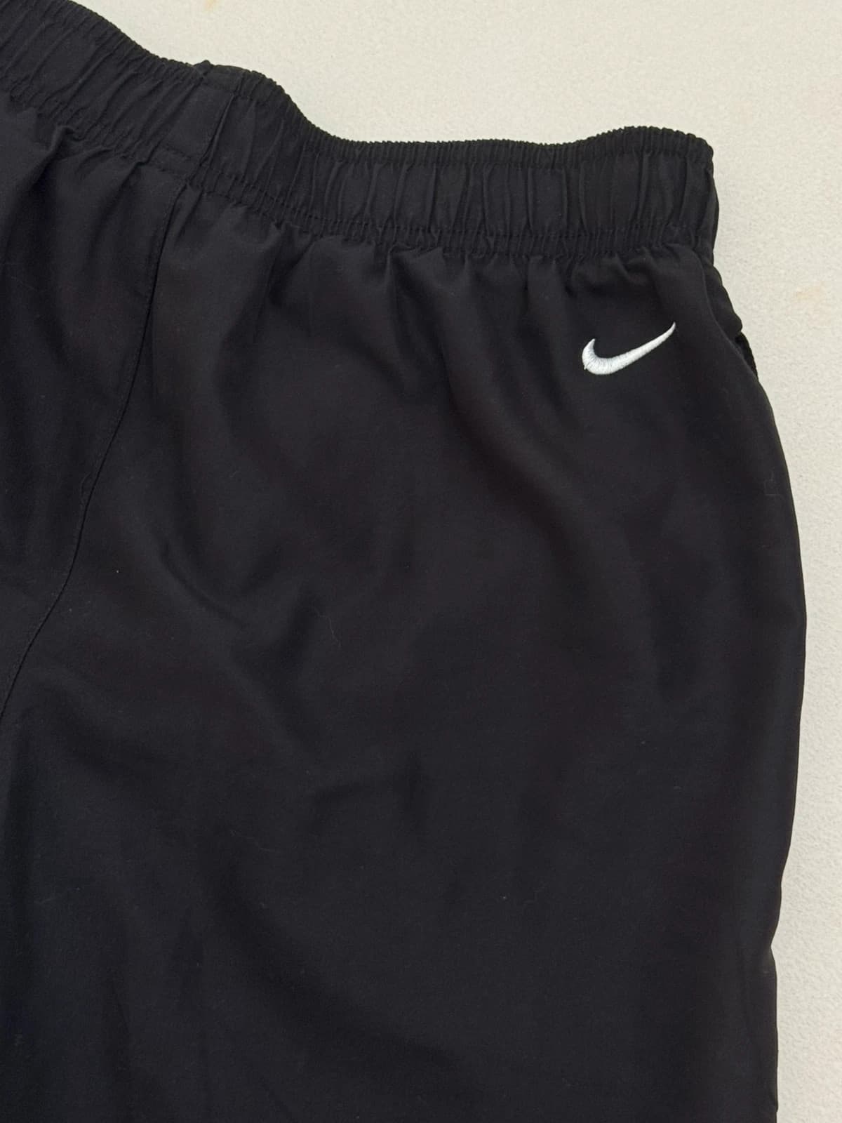 Short de bain Nike noir logo oversize taille S - BR260425 - Photo 4/7