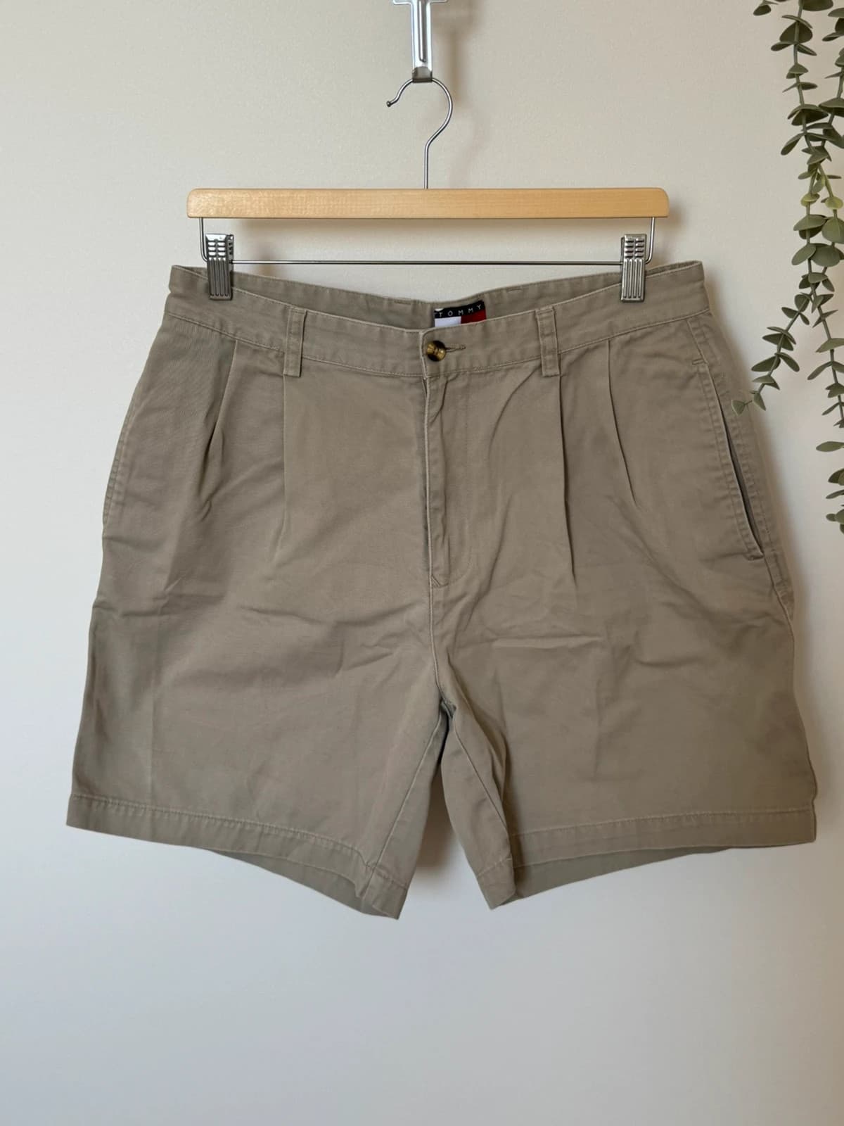 Short chino à pinces Tommy Hilfiger beige taille W34 - PP2603126 - Photo 2/7