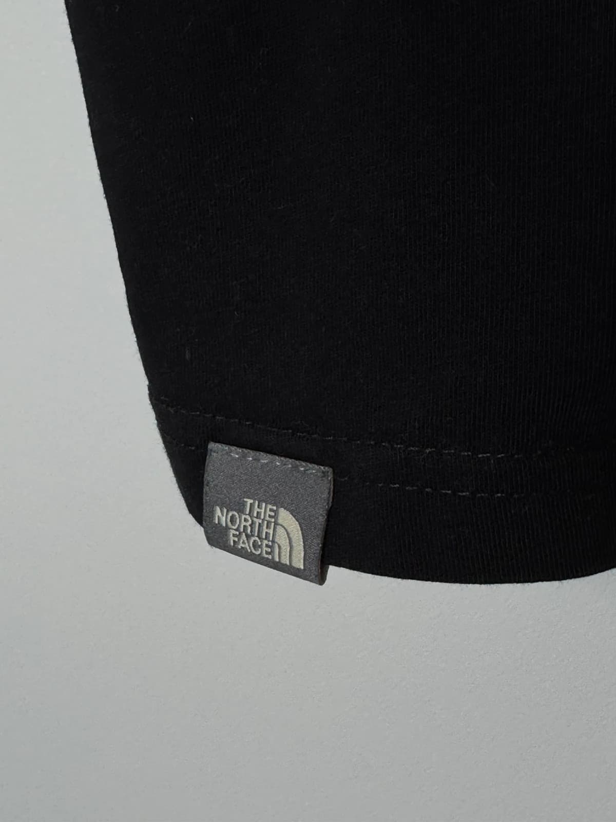 T-shirt The North Face noir logo poitrine et dos taille S - FP260724 - Photo 9/11