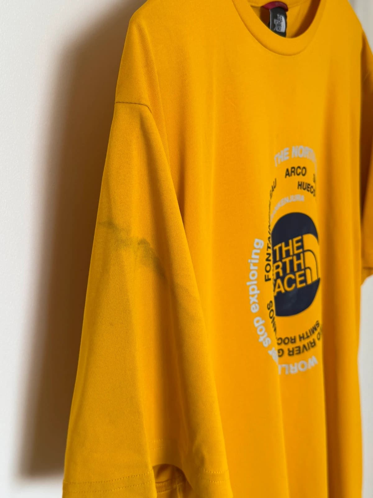 T-shirt The North Face World Climbing Tour jaune moutarde taille L - FP2607110 - Photo 9/11