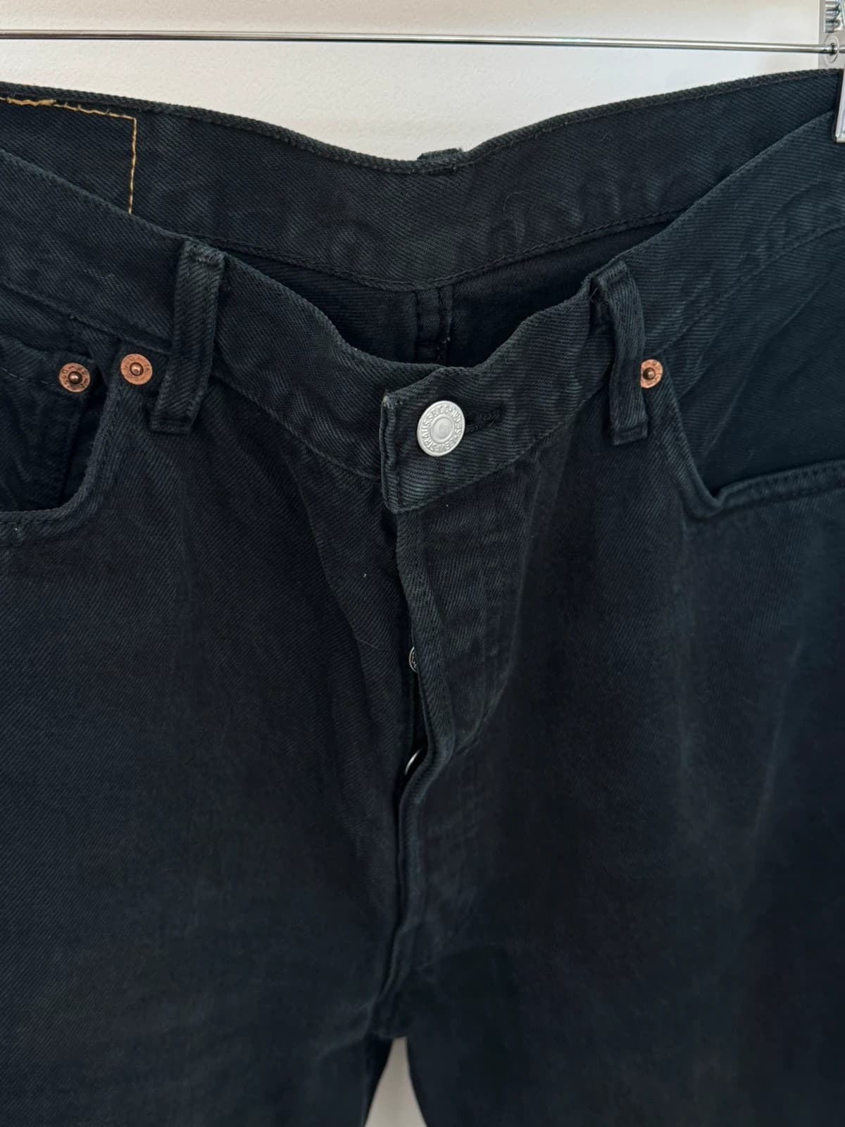 Levi’s 501 juodi džinsai W36 L34 tiesaus kirpimo – nuotrauka 4/10