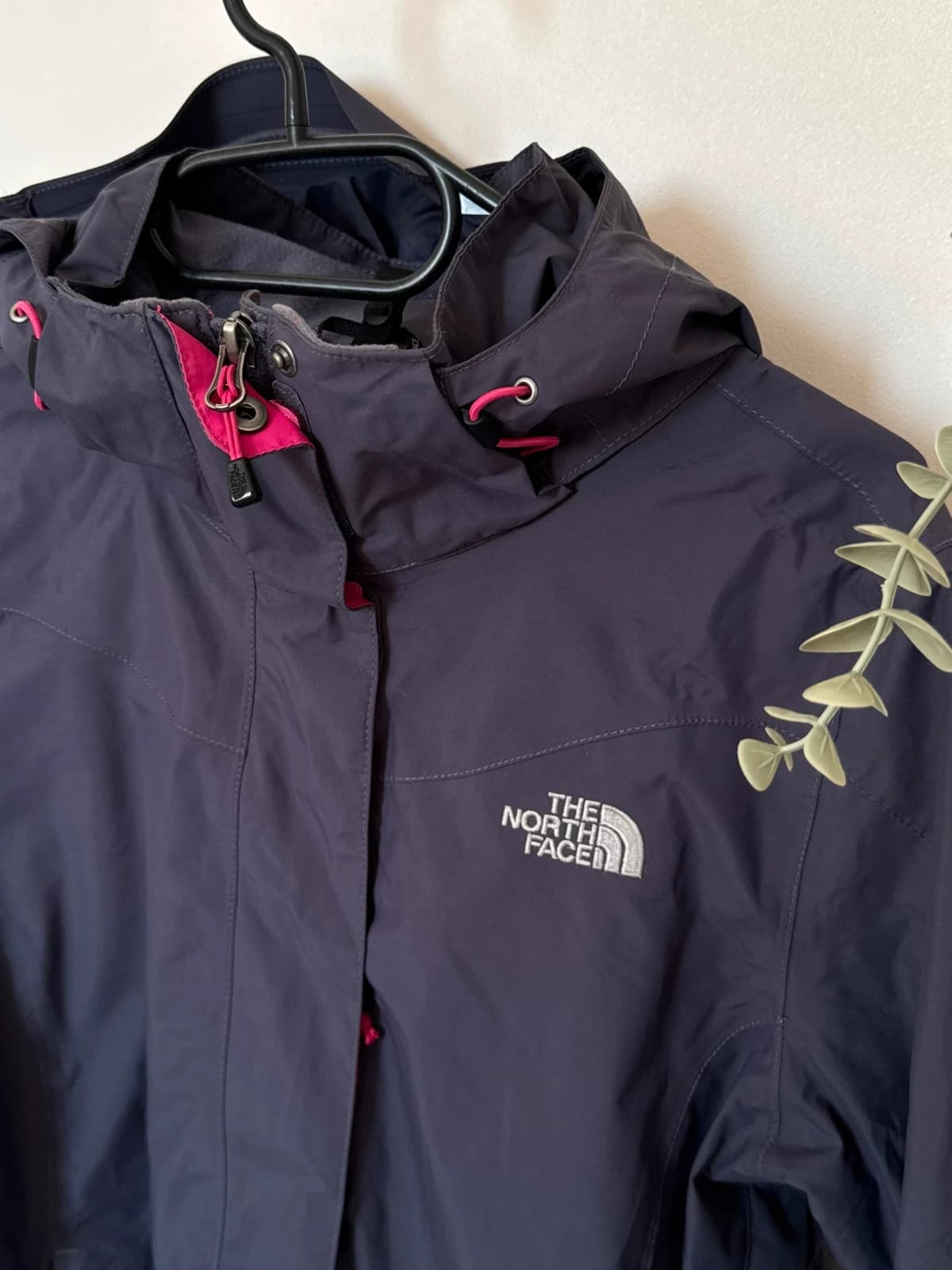 Vandeniui atspari HyVent striukė The North Face violetinė rožinė, moteriška, dydis S - FP2607174 – nuotrauka 4/15