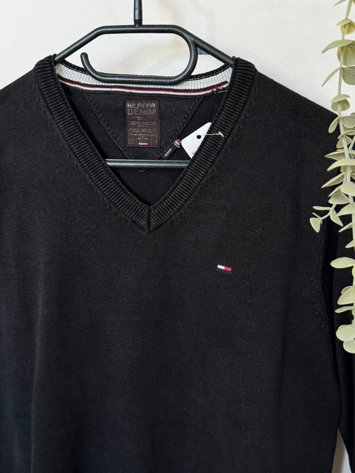 เสื้อสเวตเตอร์คอวี Tommy Hilfiger Denim สีดำ ไซซ์ S/M - FP260784 - รูปที่ 7/9