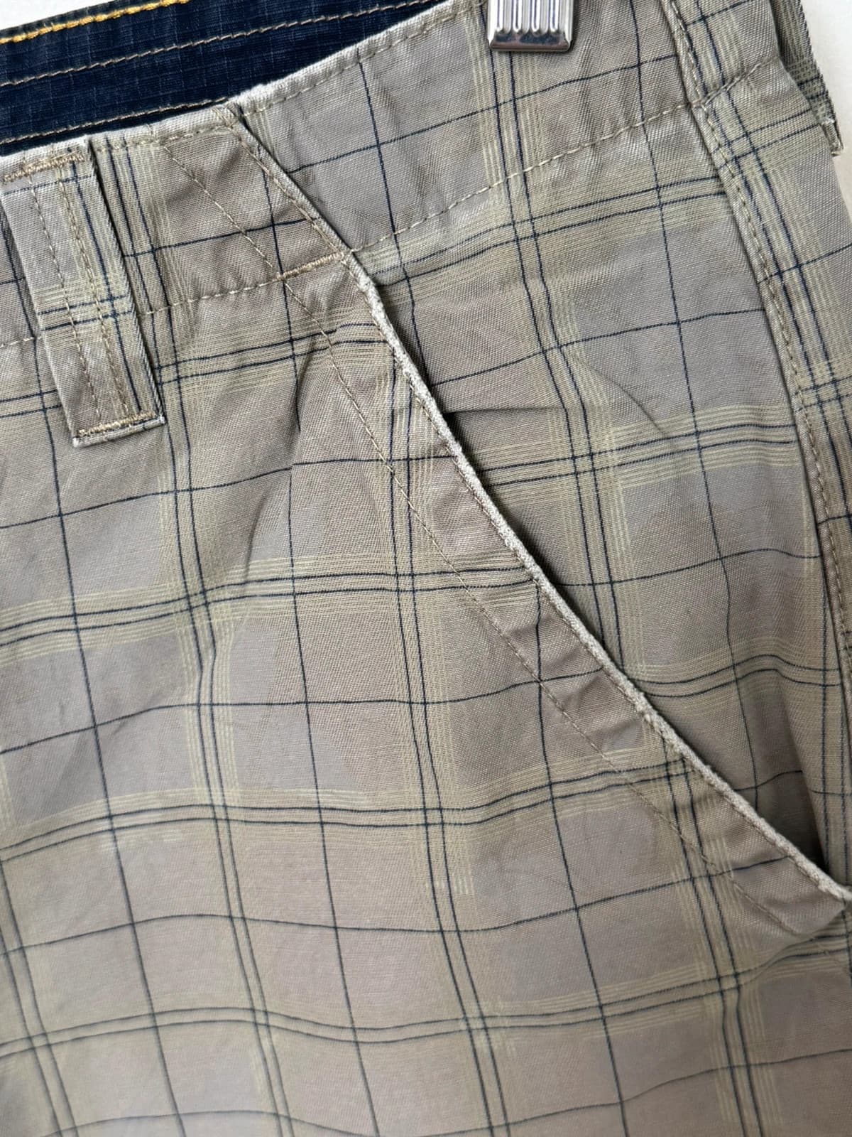 Wrangler laisvo kirpimo pilkai smėlio kratiniai šortai, dydis W30 - PP2603123 – nuotrauka 4/9