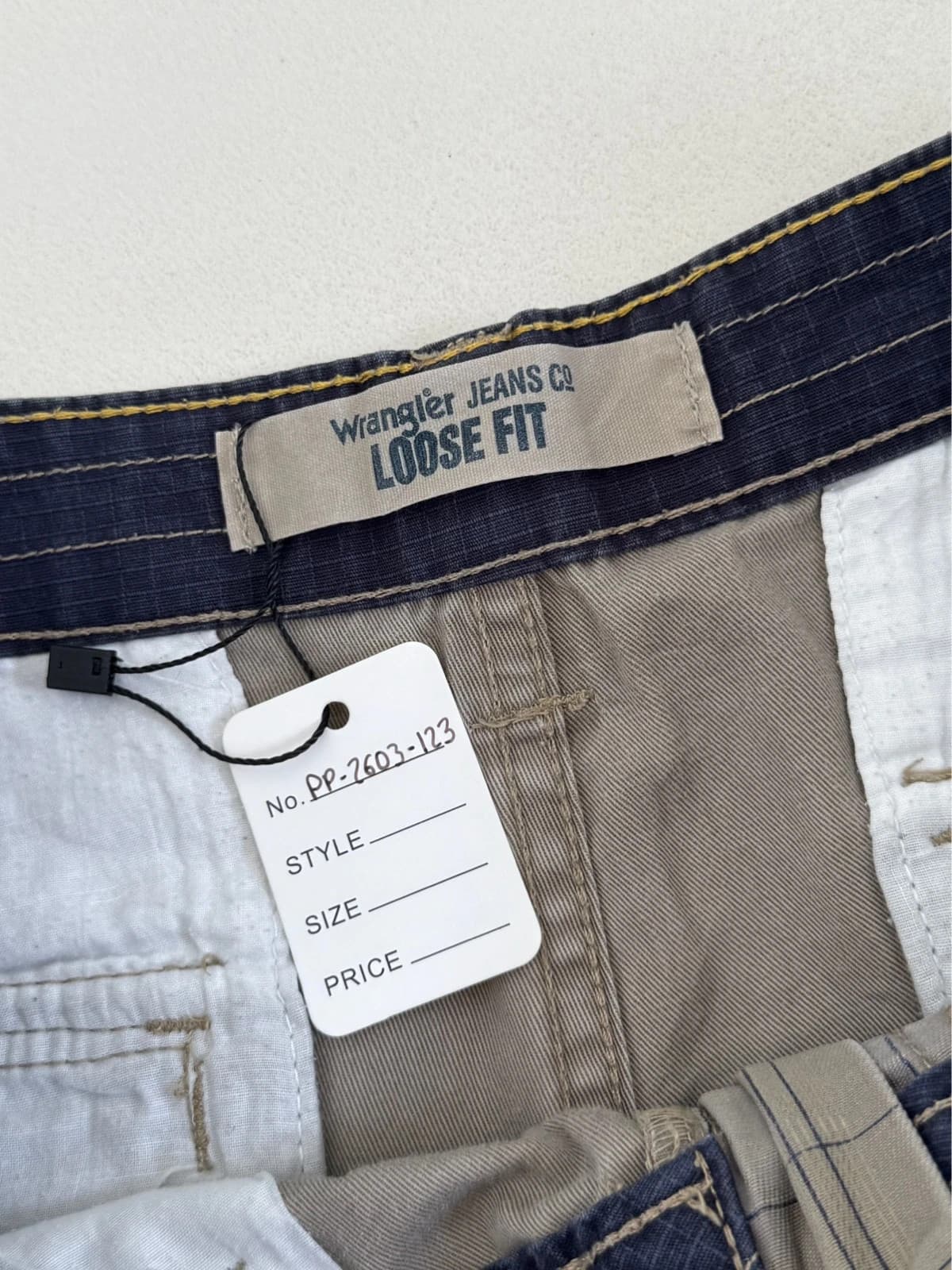 Wrangler laisvo kirpimo pilkai smėlio kratiniai šortai, dydis W30 - PP2603123 – nuotrauka 7/9