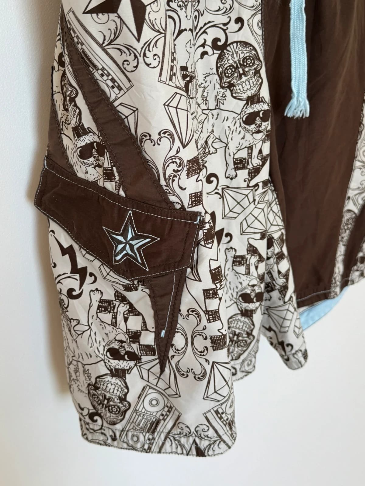 Pantaloni scurți de baie Micros maro-bej cu imprimeu craniu, mărime 30/S - PP2603229 - Fotografia 4/8