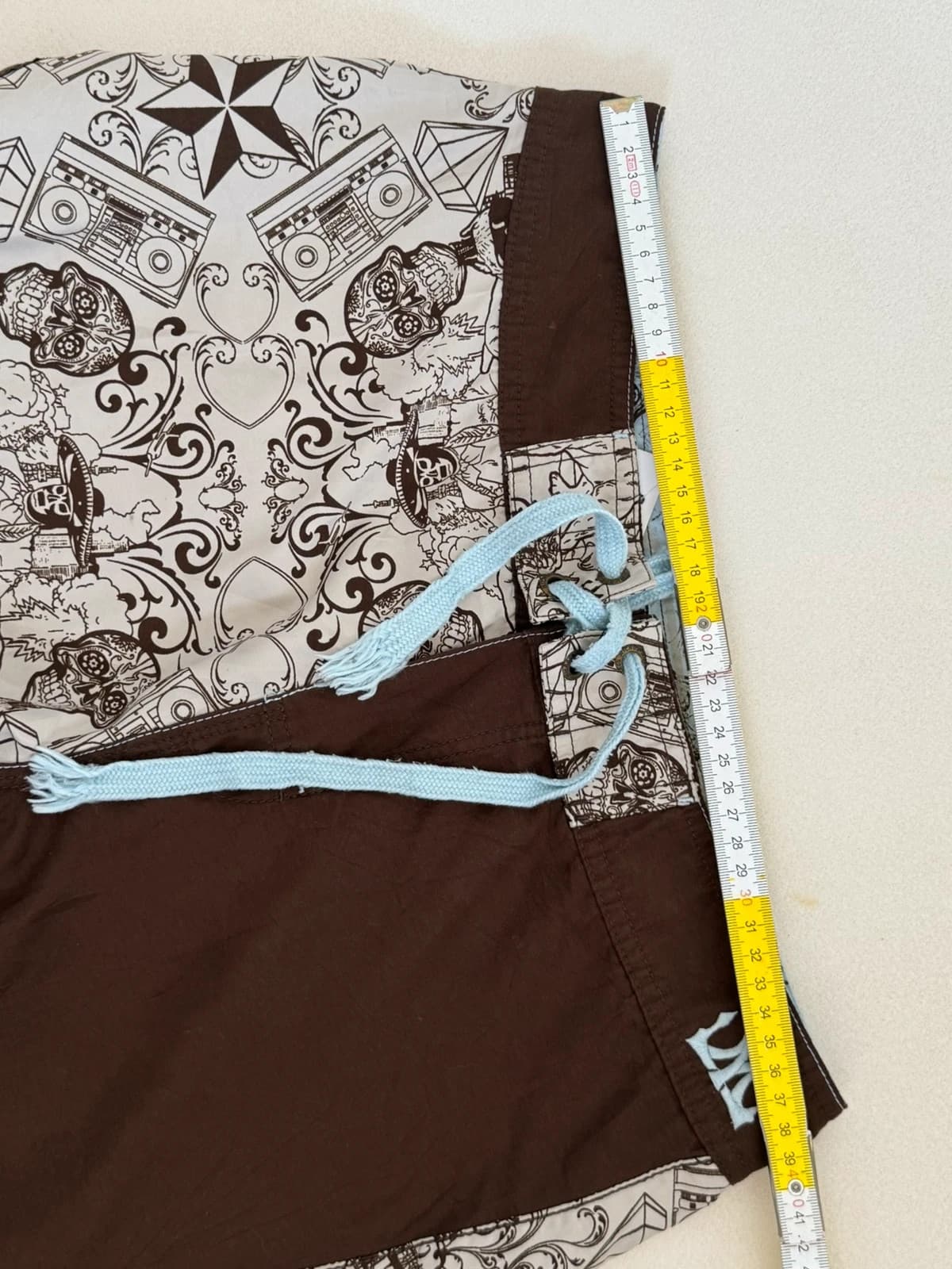 Pantaloni scurți de baie Micros maro-bej cu imprimeu craniu, mărime 30/S - PP2603229 - Fotografia 7/8