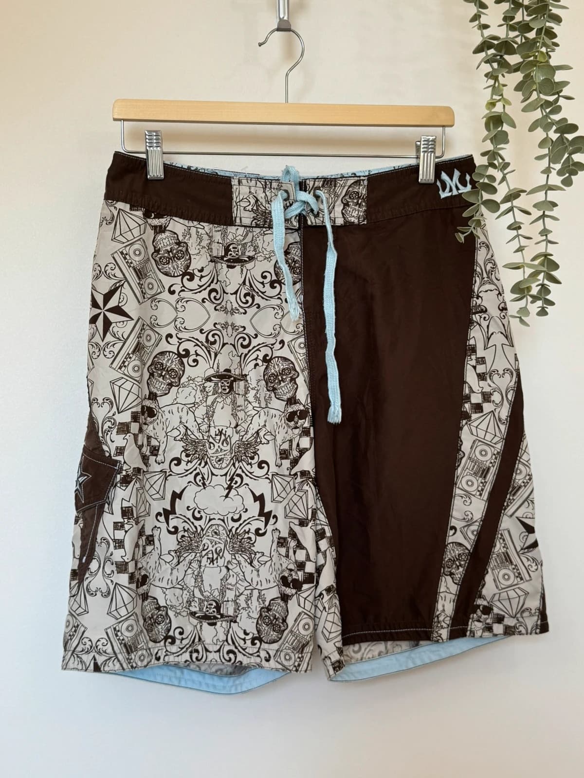 Pantaloni scurți de baie Micros maro-bej cu imprimeu craniu, mărime 30/S - PP2603229 - Fotografia 2/8