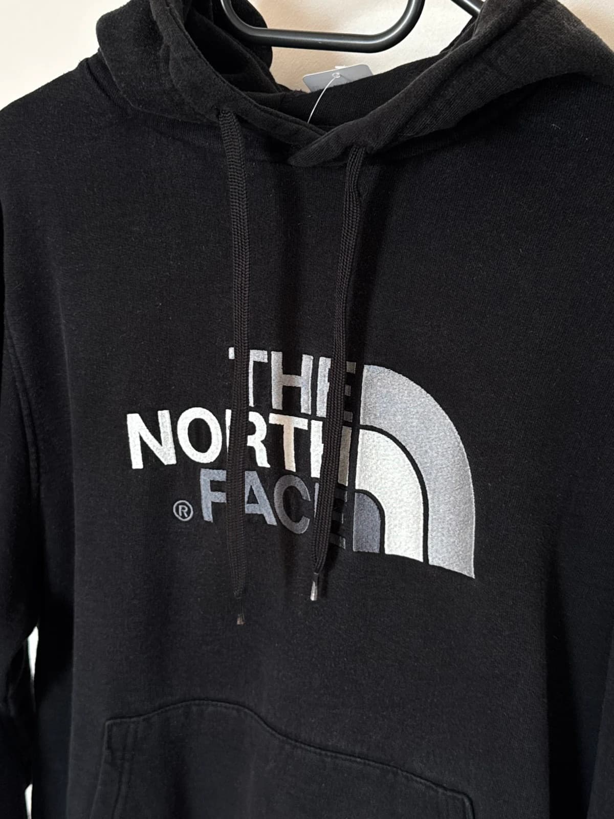 Sweat à capuche The North Face noir gros logo brodé gris blanc taille M - FP260981 - Photo 4/10