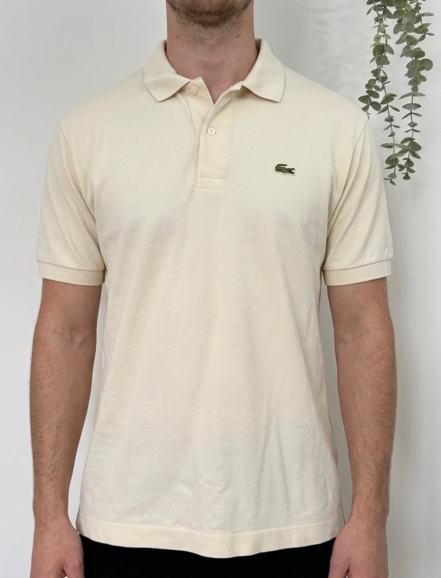 بولو بيكيه Lacoste بقصة كلاسيكية وبلون أبيض مائل للبيج، المقاس 6/XL - FP260243