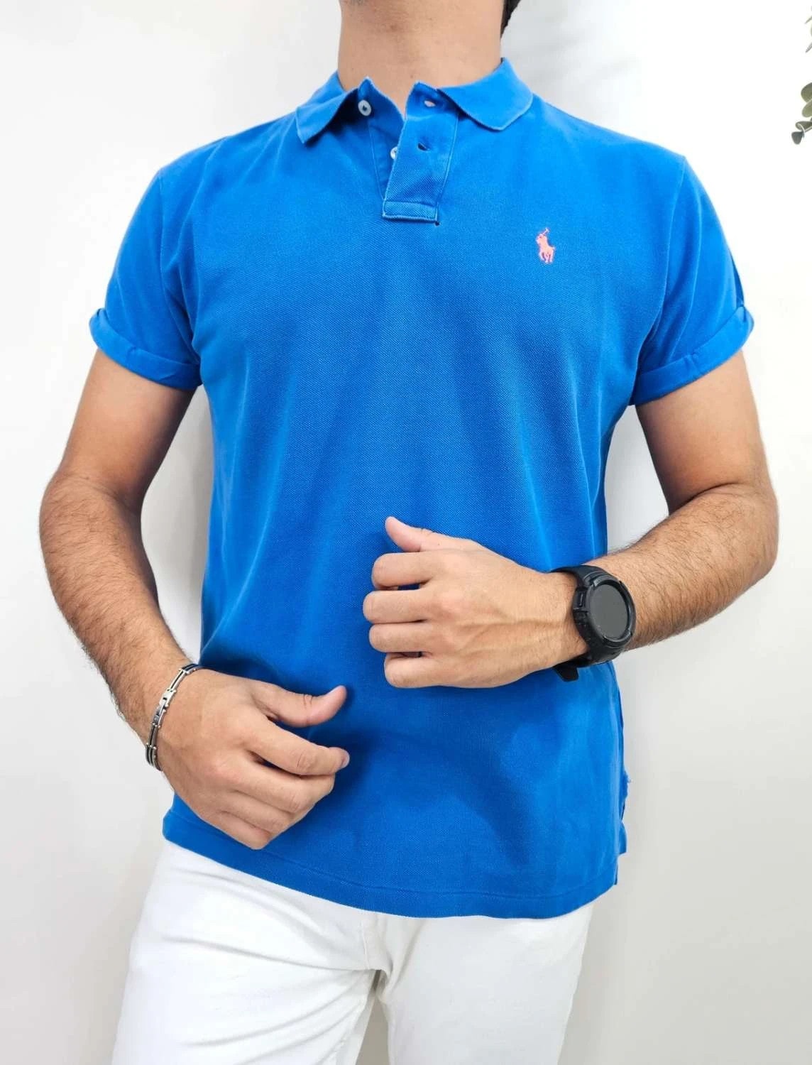 بولو بأكمام قصيرة من القطن Polo Ralph Lauren بقصة boyfriend باللون الأزرق وشعار وردي، المقاس XL - FP251240