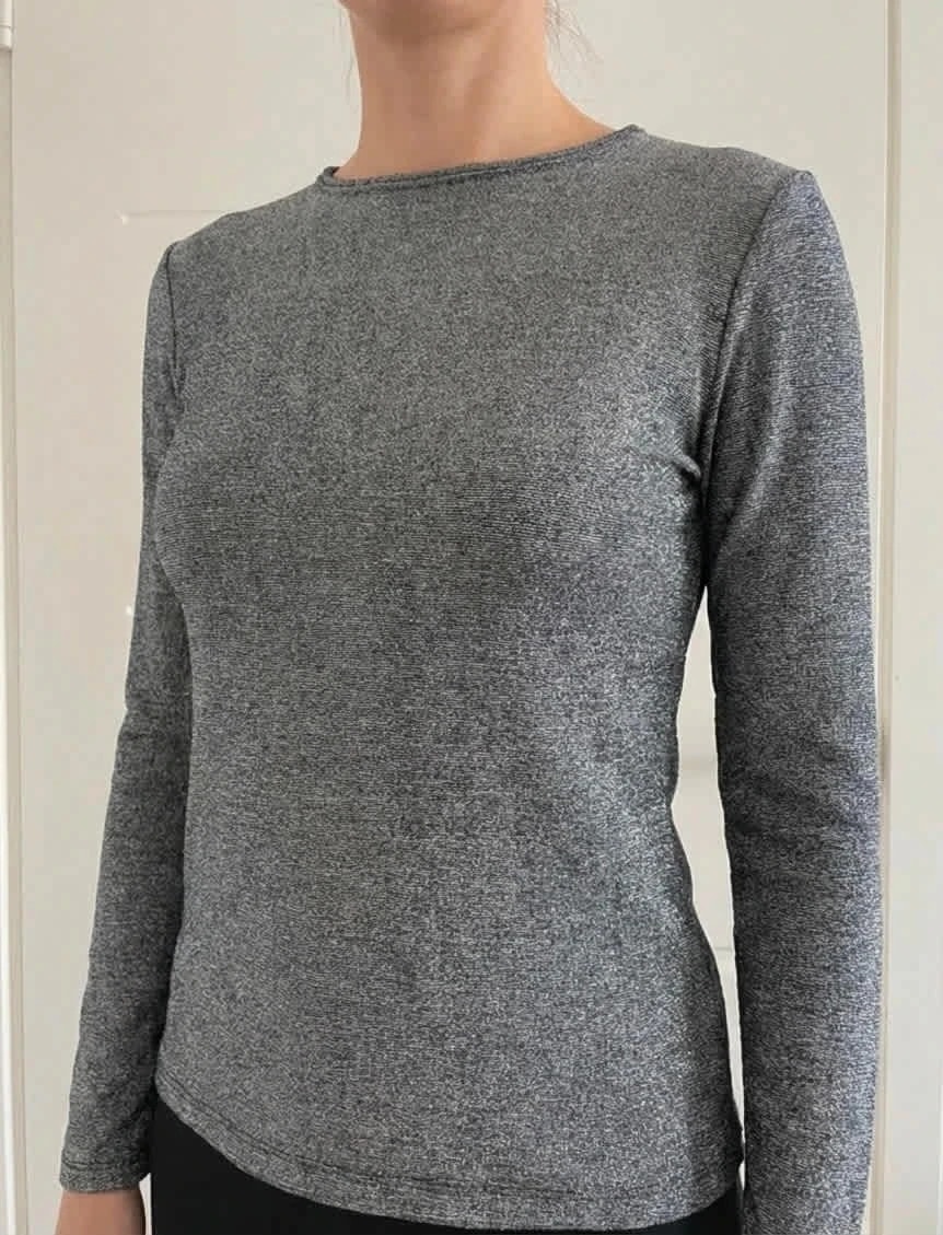 Pull fin gris à paillettes taille S