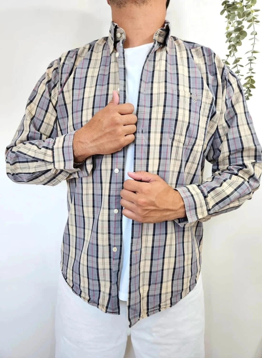 Skjorte fra Barbour i beige tartanmønster, regular fit med broderet logo, størrelse XL