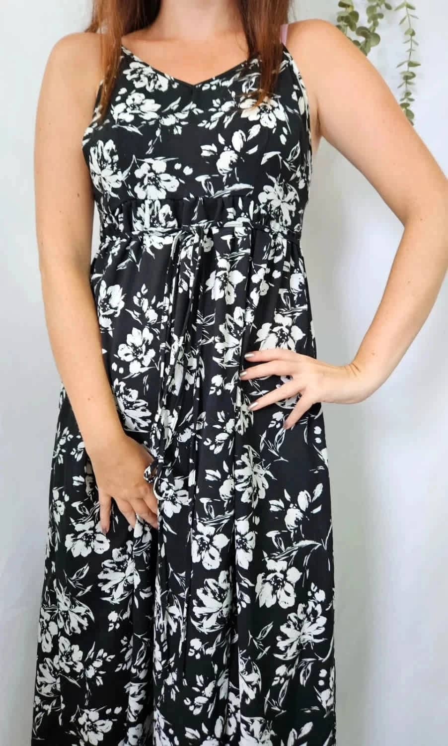 Robe longue noire et blanche fleurie Shein taille S