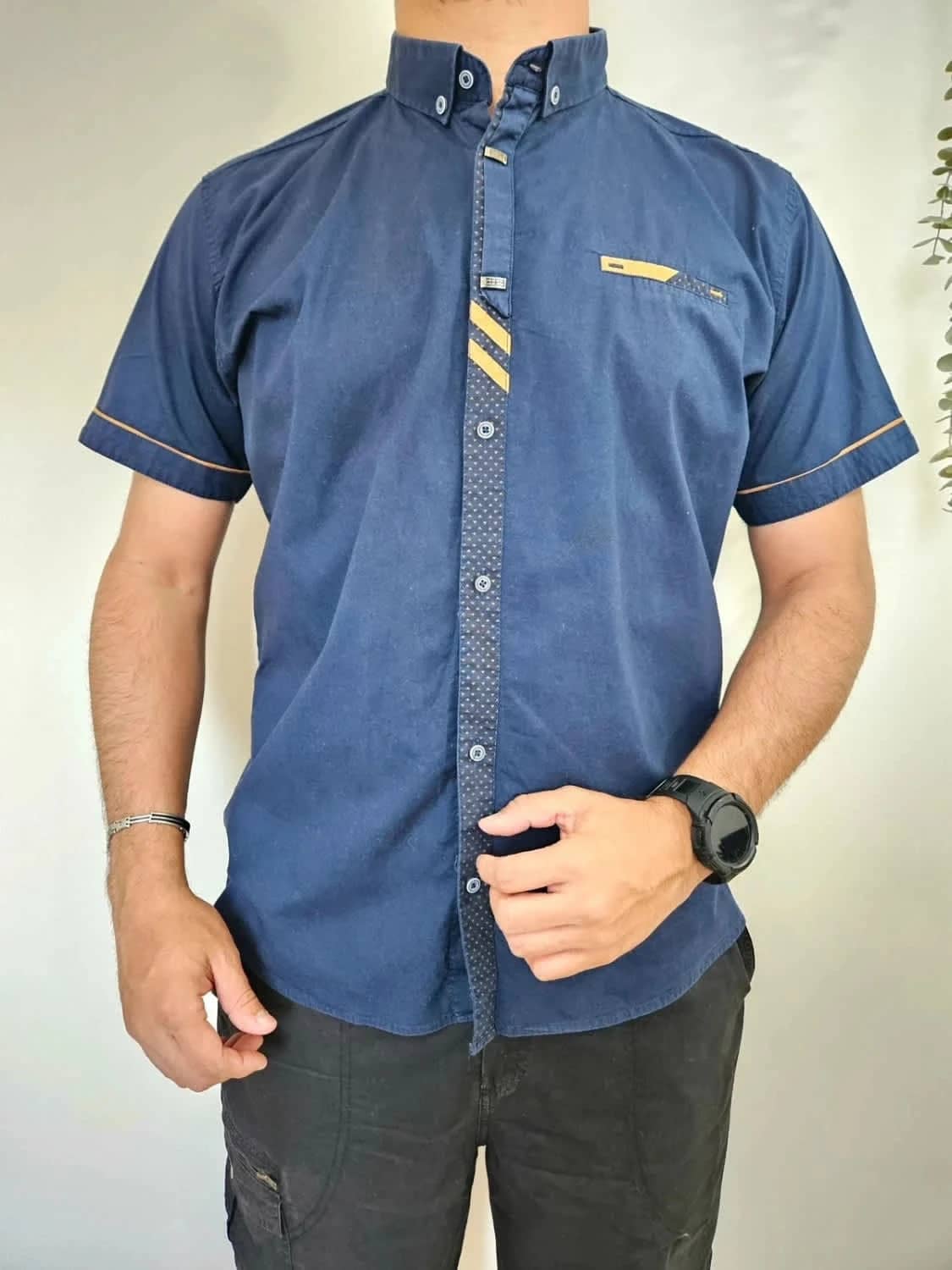 Chemise bleu marine unie manches courtes coupe ajustée taille XXL