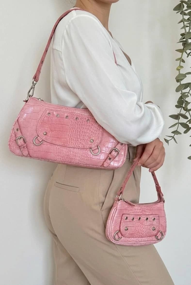 Sac baguette Fuchsia Paris rose effet croco Y2K avec mini pochette assortie